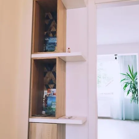 Apartman Lena *